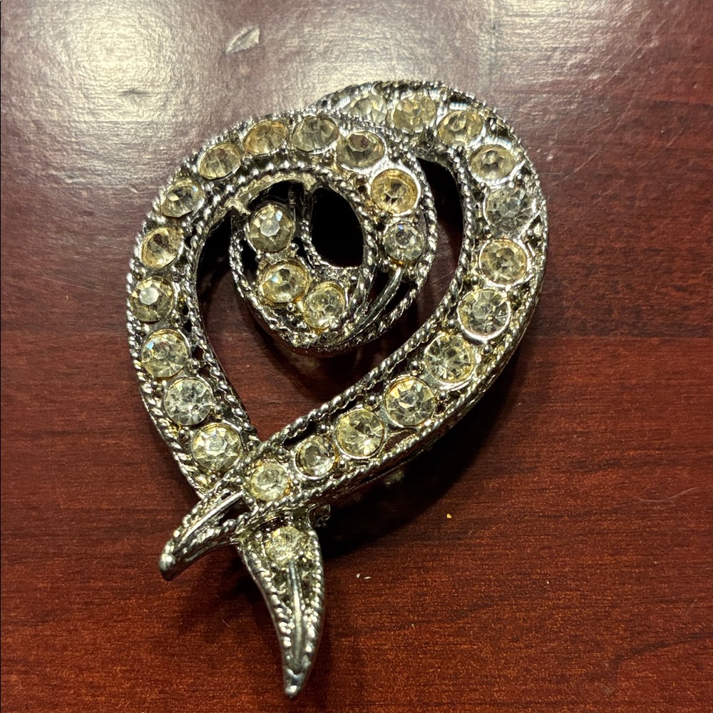 Elegant Silver and rhinestones Brooch